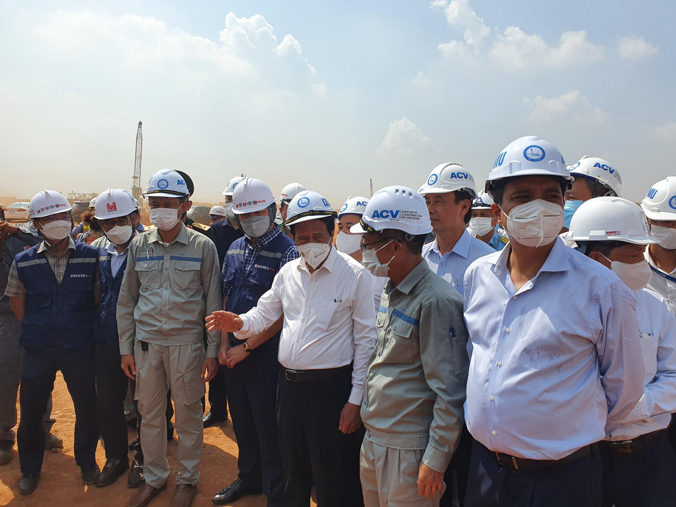 Phó Thủ tướng Lê Văn Thành tại hiện trường thi công sân bay Long Thành Phó Thủ tướng Lê Văn Thành tại hiện trường thi công sân bay Long Thành