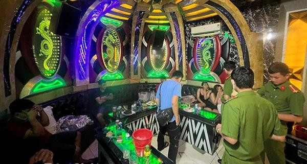 Bắt khẩn cấp chủ quán karaoke 'bật đèn xanh' cho nhân viên tổ chức 'bay lắc' ảnh 1