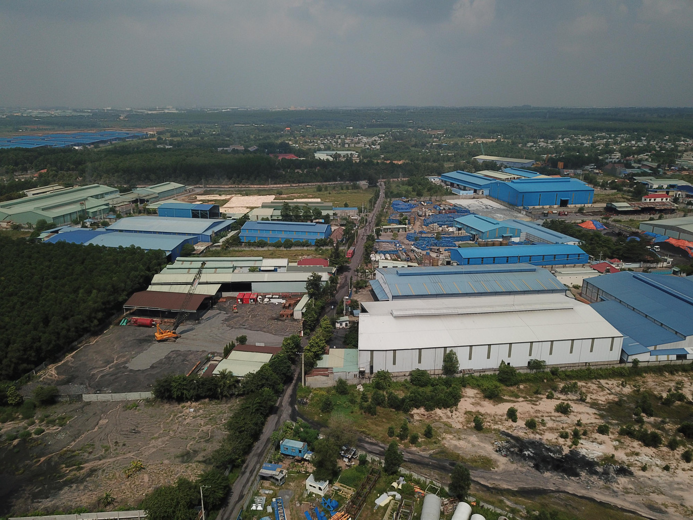 Các nhà xưởng xây dựng trái phép tại khu quy hoạch cụm công nghiệp Phước Tân Các nhà xưởng xây dựng trái phép tại khu quy hoạch cụm công nghiệp Phước Tân