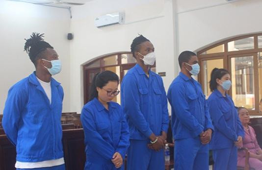 Các bị cáo tại phiên tòa Các bị cáo tại phiên tòa