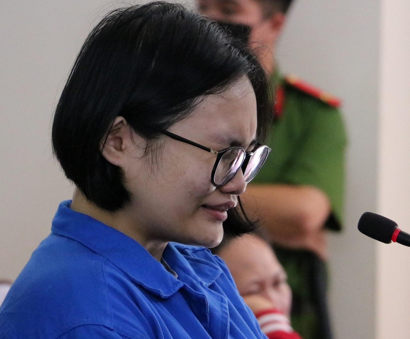 Bị cáo Linh hối lỗi tại phiên tòa Bị cáo Linh hối lỗi tại phiên tòa