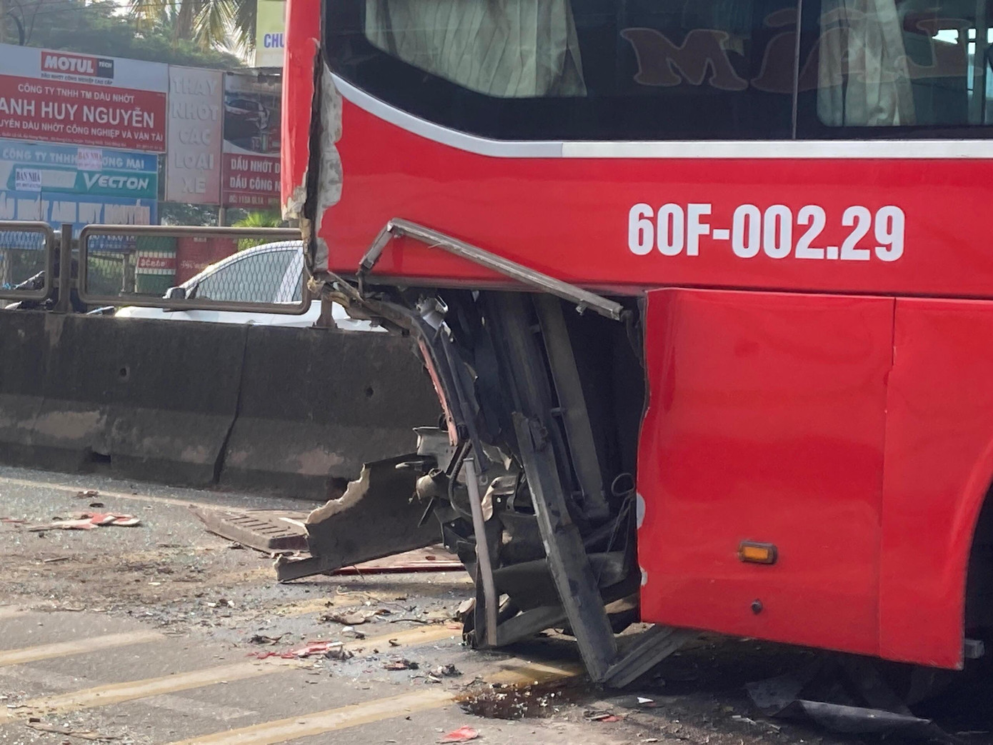 Xe giường nằm bị hỏng phần đuôi