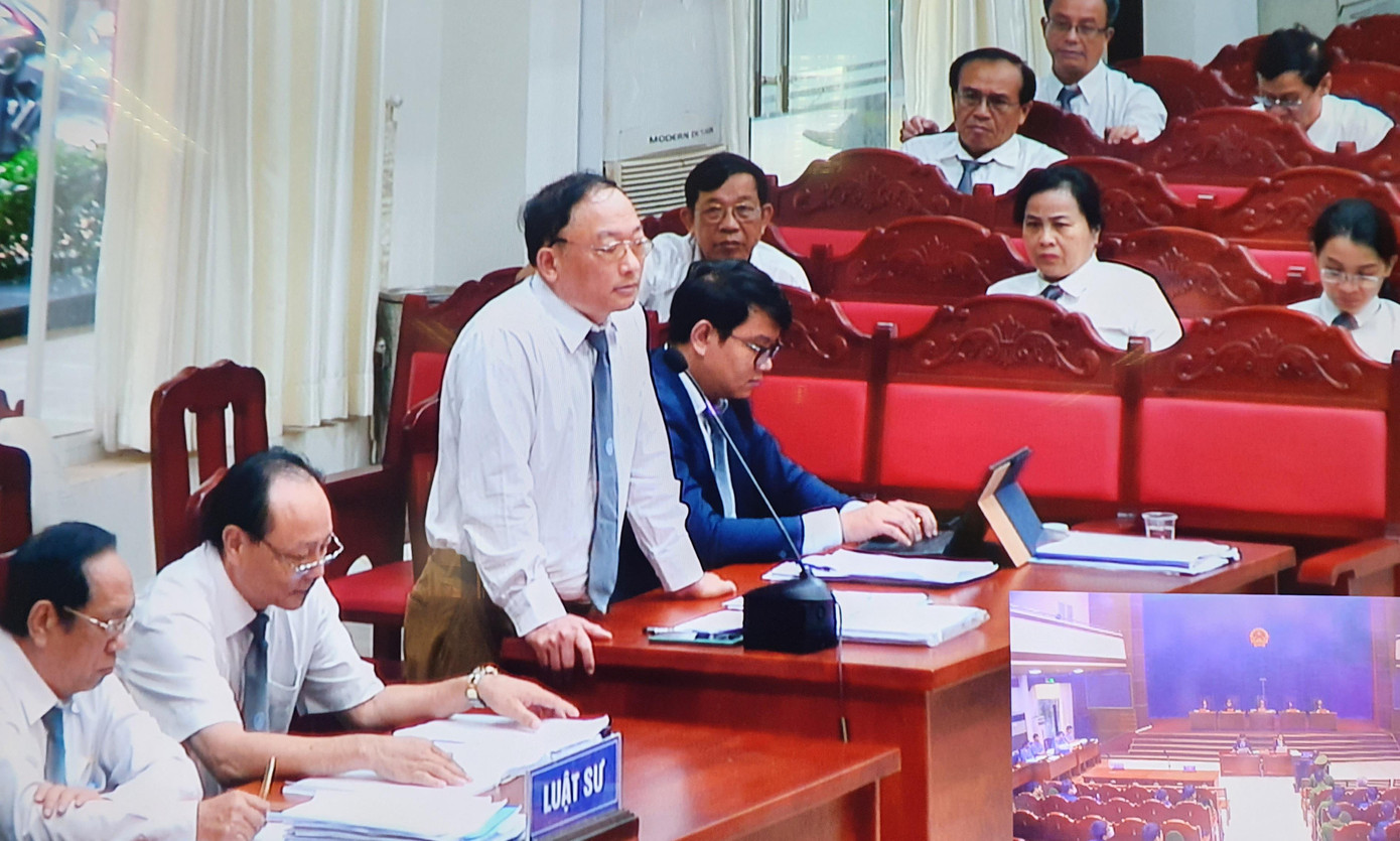 Các luật sư tại phiên tòa Các luật sư tại phiên tòa