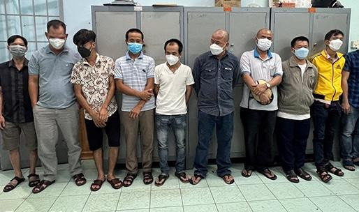 Các đối tượng đốt pháo bị công an TP Biên Hòa tạm giữ, xử lý Các đối tượng đốt pháo bị công an TP Biên Hòa tạm giữ, xử lý