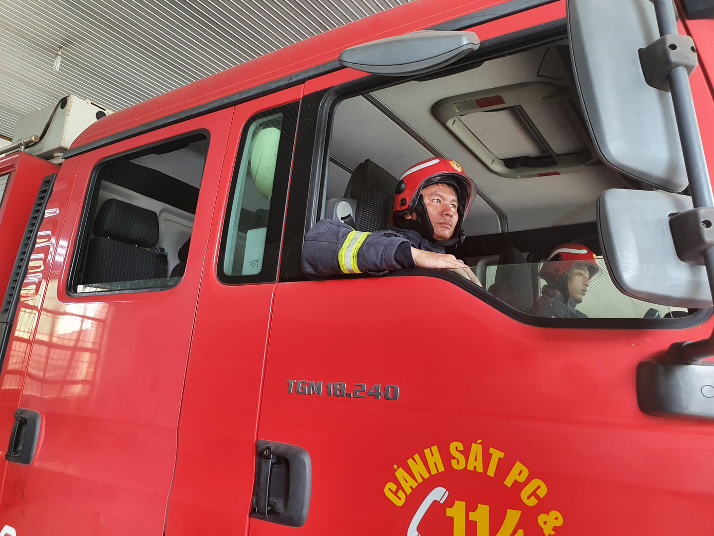 Lên xe cứu hỏa, cứu hộ trong thời gian nhanh nhất