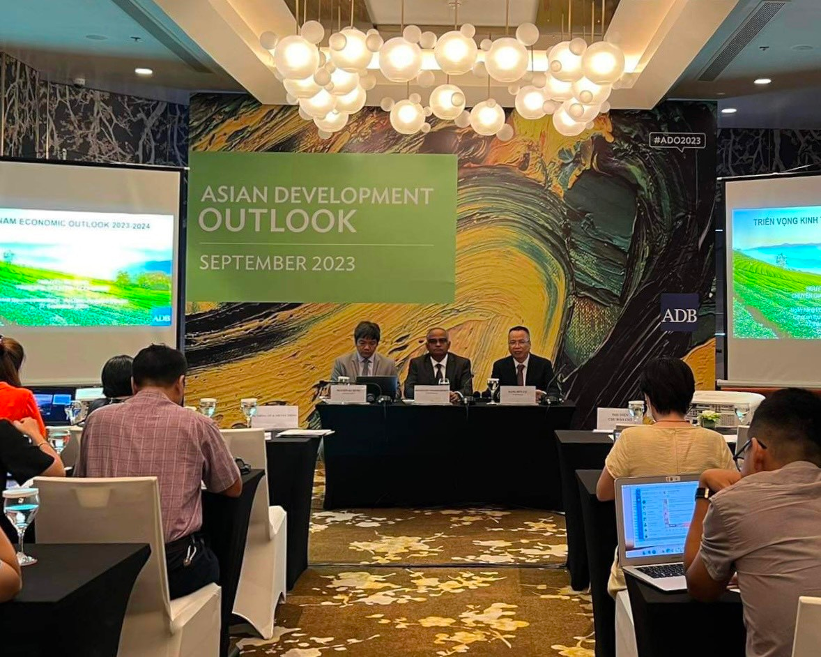 Theo ADB, tăng trưởng kinh tế Việt Nam có khả năng phục hồi trong môi trường nhiều thách thức.