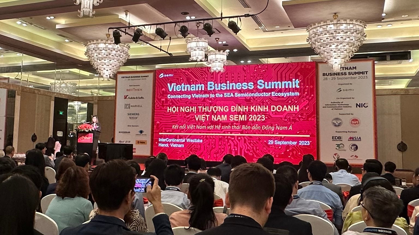 Quang cảnh Hội nghị Thượng đỉnh kinh doanh Việt Nam. Quang cảnh Hội nghị Thượng đỉnh kinh doanh Việt Nam.