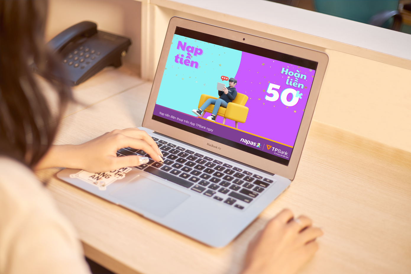 TPBank áp dụng chương trình “Rộn ràng Giờ Vàng – Tặng ngàn quà hấp dẫn”. TPBank áp dụng chương trình “Rộn ràng Giờ Vàng – Tặng ngàn quà hấp dẫn”.