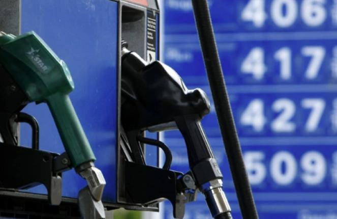 Giá xăng dầu đang "nóng" lên trên toàn cầu, thiết lập mức cao kỷ lục mới ở nhiều nước (Ảnh: NBC).