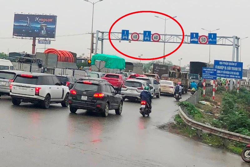 Cầu Thanh Trì vừa được hạ tốc độ từ 80km/h xuống 60km/h Cầu Thanh Trì vừa được hạ tốc độ từ 80km/h xuống 60km/h