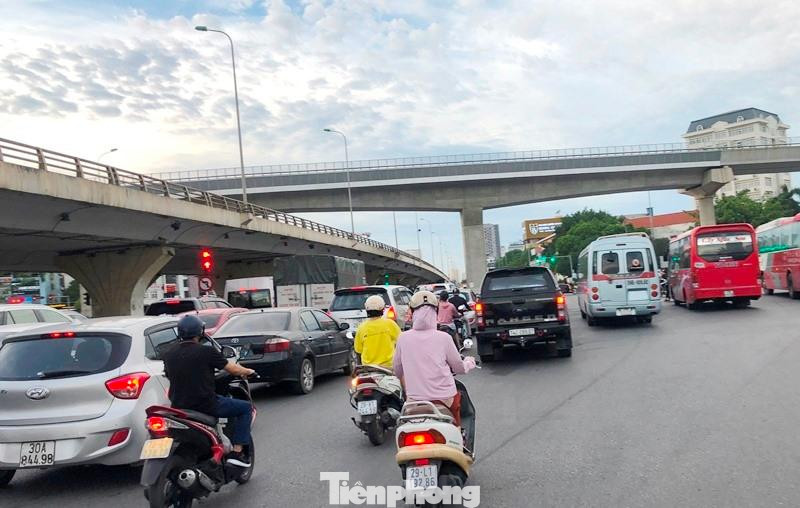Ngoài tăng năng lực cho vận tải công cộng, việc hoàn thành các dự án đường sắt đô thị còn có vai trò giảm ùn tắc, hiện đại hóa hạ tầng giao thông Hà Nội.