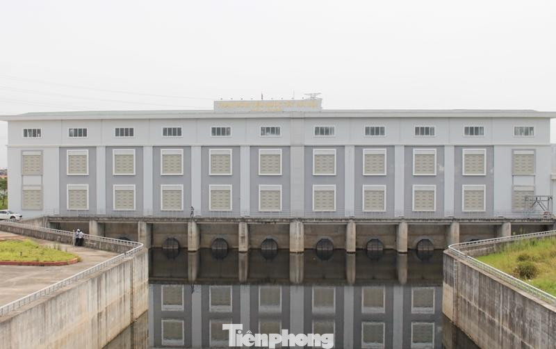 Với tổng mức đầu tư 4.700 tỷ đồng (tiền ngân sách) và có công suất 120 m3/s khi hoàn thành xây dựng từ năm 2018 đến nay, Trạm bơm tiêu Yên Nghĩa đang là trạm bơm thoát lũ lớn nhất cả nước. Với tổng mức đầu tư 4.700 tỷ đồng (tiền ngân sách) và có công suất 120 m3/s khi hoàn thành xây dựng từ năm 2018 đến nay, Trạm bơm tiêu Yên Nghĩa đang là trạm bơm thoát lũ lớn nhất cả nước.