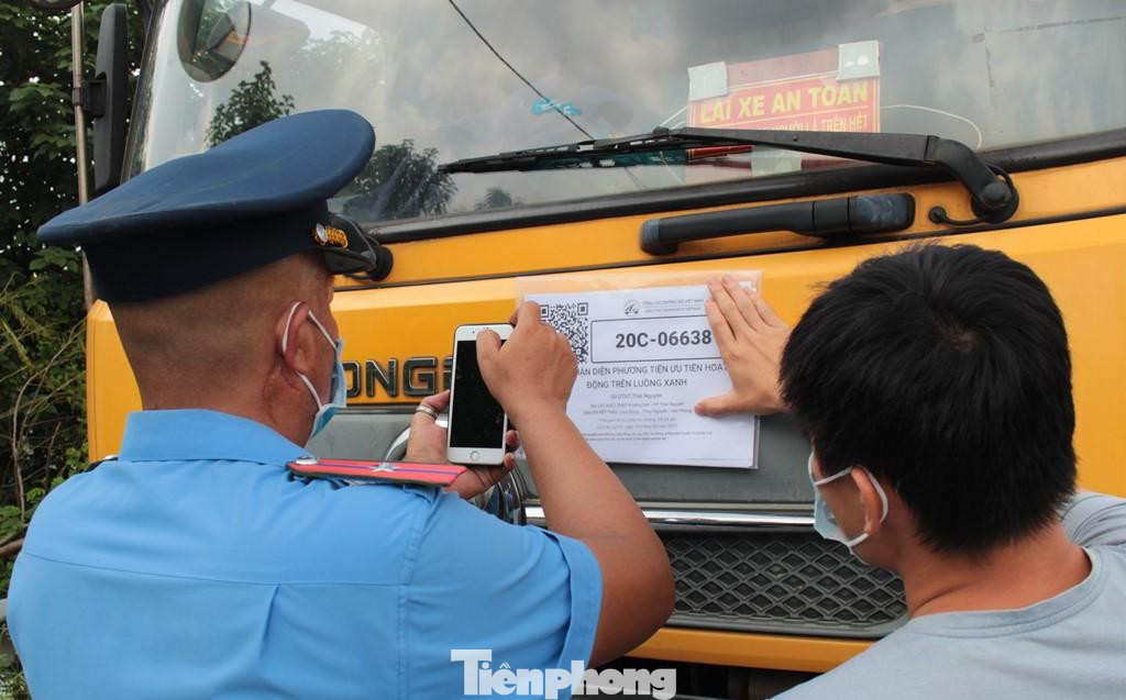 Nhưng cũng giống các xe trước đó, hệ app quét mã luồng xanh xe 20C-06638 vẫn không hiện thị thông tin.