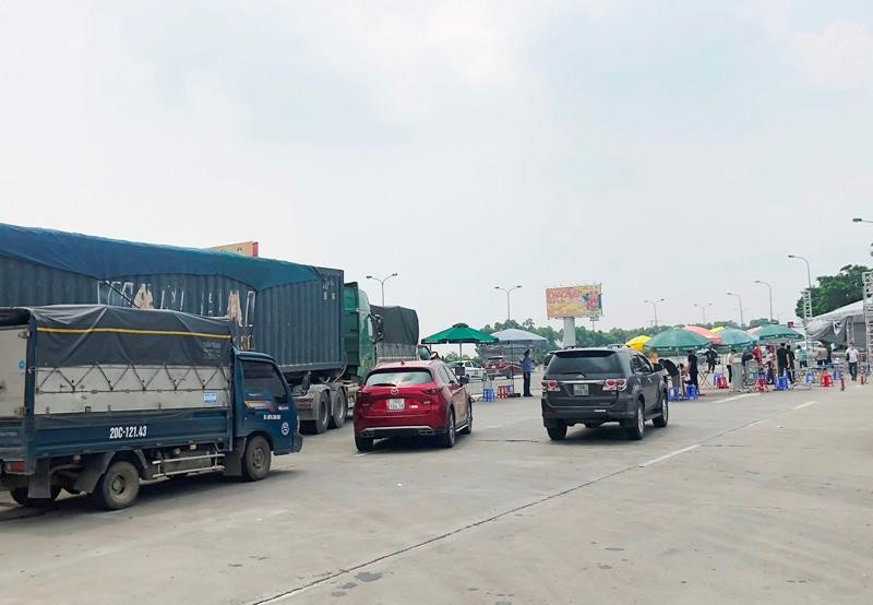 Tất cả xe vào thành phố Hà Nội sáng nay đều được yêu cầu quay đầu.