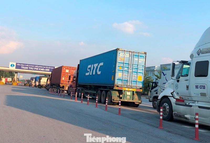 Trạm thu phí tại huyện Sóc Sơn, Hà Nội trên chiều cao tốc Lào Cai - Nội Bài Trạm thu phí tại huyện Sóc Sơn, Hà Nội trên chiều cao tốc Lào Cai - Nội Bài