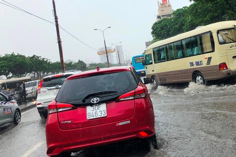 Giao thông đường Giải Phóng ùn ứ sáng nay