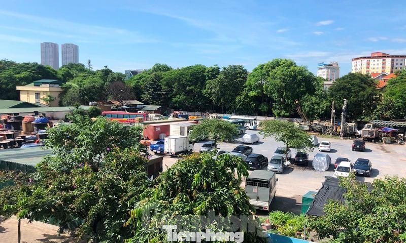 Tại bãi xe Hùng Hậu, mọi việc trông giữ xe trong ngày vẫn diễn ra bình thường