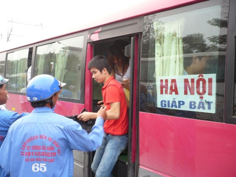Sở GTVT Hà Nội yêu cầu xe khách không dừng đỗ đón khách tại nơi có dịch. Ảnh: T.Đảng Sở GTVT Hà Nội yêu cầu xe khách không dừng đỗ đón khách tại nơi có dịch. Ảnh: T.Đảng