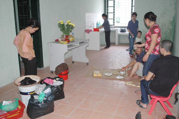 Hiện các hộ dân vẫn chưa biết sẽ phải ở tạm đến bao lâu và được hỗ trợ giải quyết như thế nào