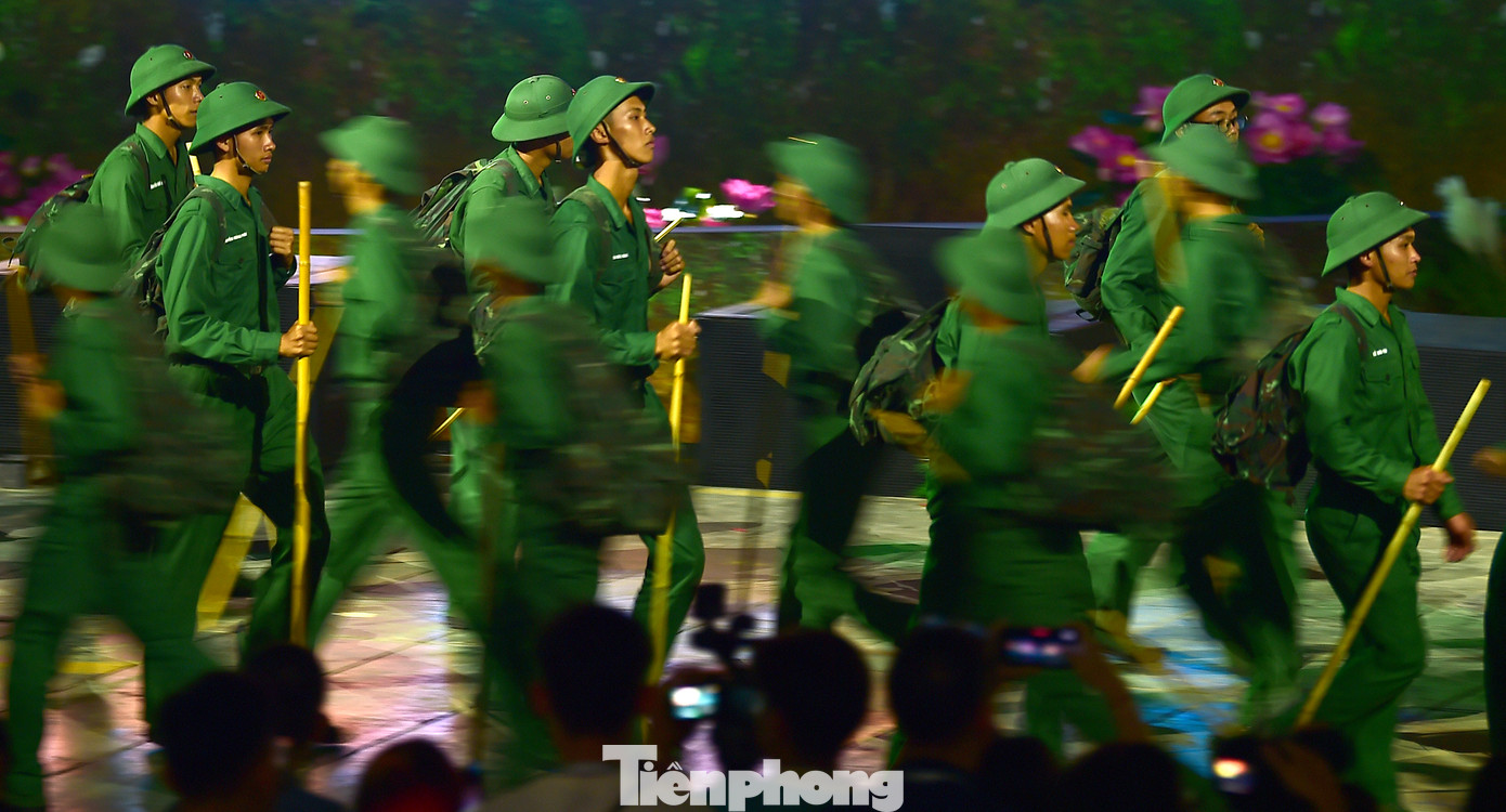 Chương trình Hẹn ước Bắc – Nam diễn ra với thời lượng 115 phút. Bằng ngôn ngữ chính luận – nghệ thuật, chương trình đã tái hiện sinh động những hẹn ước Bắc – Nam; khí thế miền Bắc xây dựng chủ nghĩa xã hội và miền Nam thành đồng Tổ quốc...