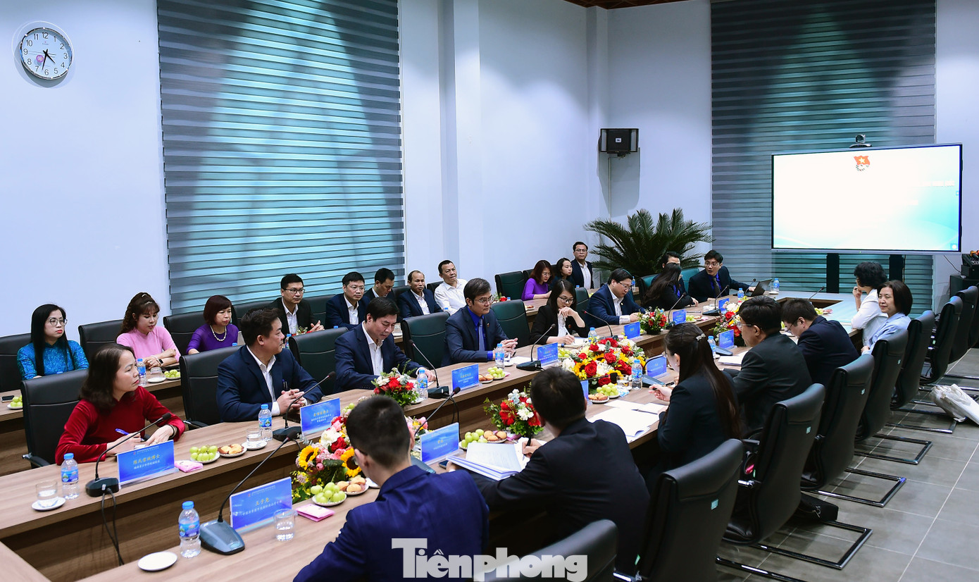 Được thành lập ngày 15/10/1956, đến nay, Học viện đã trải qua 69 năm xây dựng và phát triển, từ một cơ sở giáo dục chỉ làm công tác bồi dưỡng ngắn hạn, Học viện đã phát triển trở thành cơ sở giáo dục đại học có ba chức năng là đào tạo, bồi dưỡng và nghiên cứu khoa học. Học viện đang đào tạo 9 ngành đại học và 2 ngành cao học; quy mô tuyển sinh khoảng 1.500 sinh viên/năm. Trong thời gian tới, Học viện tiếp tục mở thêm các ngành đào tạo mới và nâng cao trình độ đào tạo cao học, tiến sĩ các ngành đang có; đồng thời tăng cường hợp tác quốc tế trong công tác đào tạo và nghiên cứu khoa học. Ảnh: Xuân Tùng