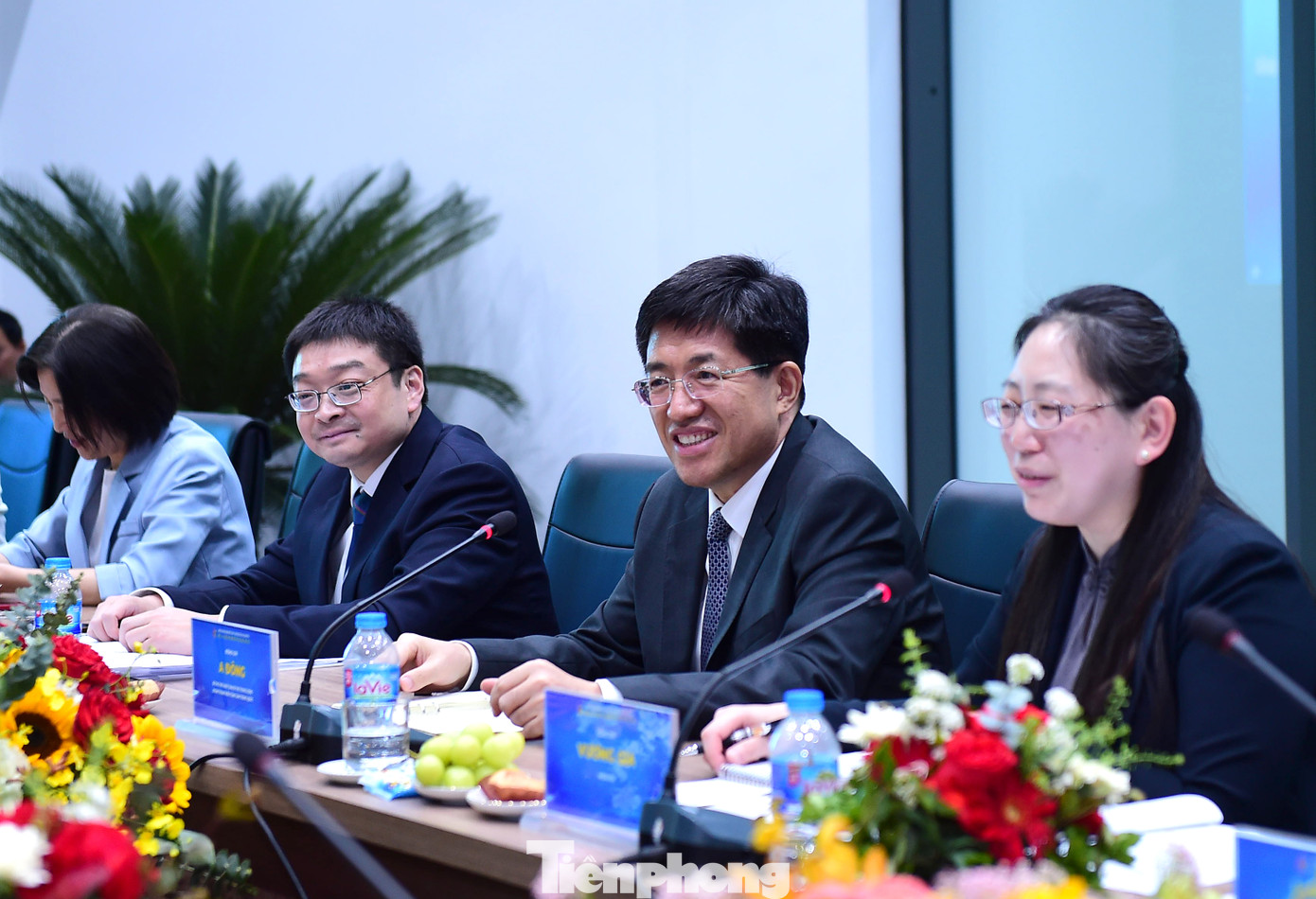 Bên cạnh việc trao đổi thông tin, tìm hiểu về Học viện Thanh thiếu niên Việt Nam, anh A Đông - Bí thư thứ nhất Ban Bí thư T.Ư Đoàn TNCS Trung Quốc, Giám đốc Học viện Chính trị Thanh niên Trung Quốc đã giới thiệu về hoạt động của Học viện Chính trị Thanh niên Trung Quốc.