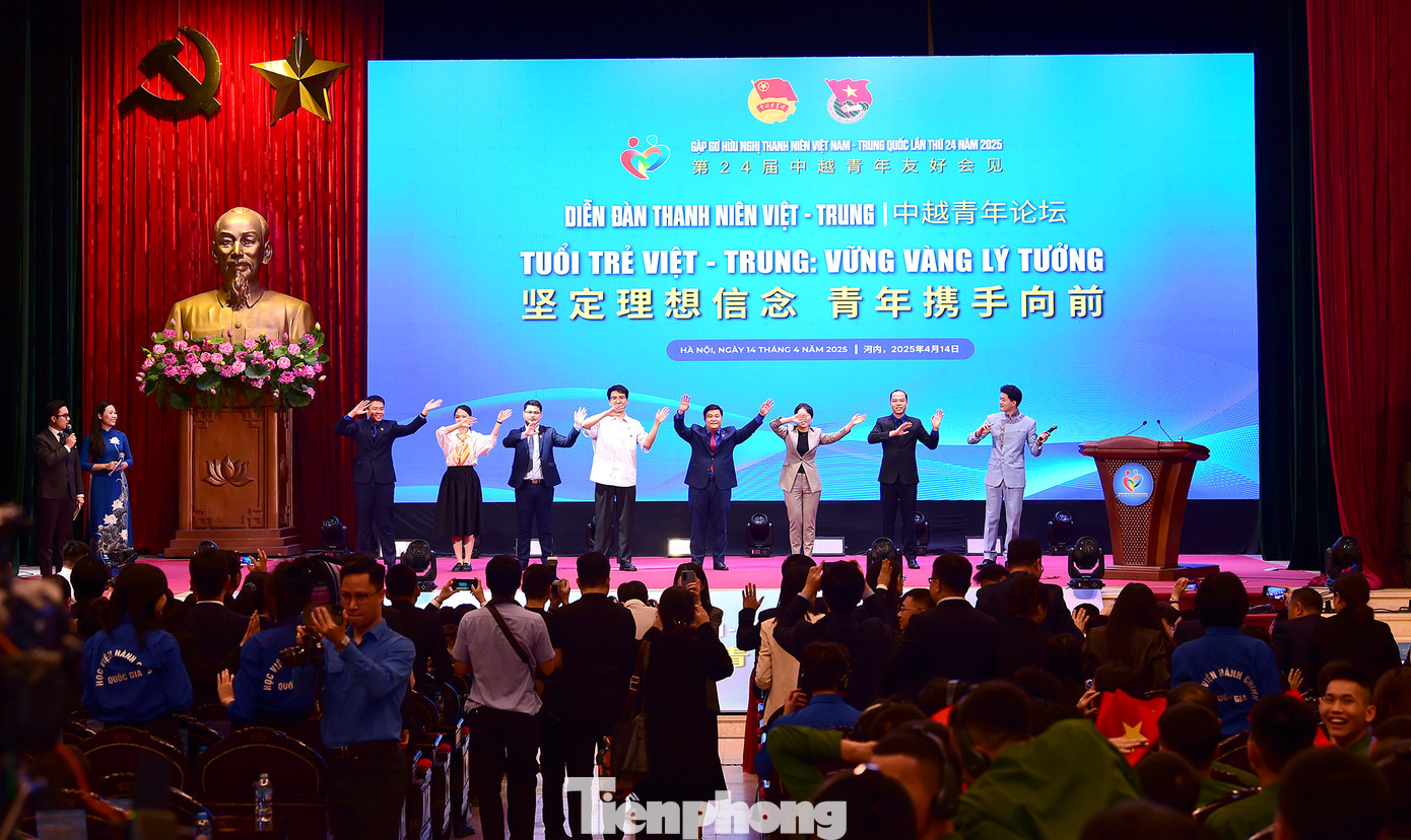 Diễn đàn ghi nhận nhiều ý kiến, tham luận của từ đại biểu thanh niên hai nước. Ảnh: Xuân Tùng Diễn đàn ghi nhận nhiều ý kiến, tham luận của từ đại biểu thanh niên hai nước. Ảnh: Xuân Tùng