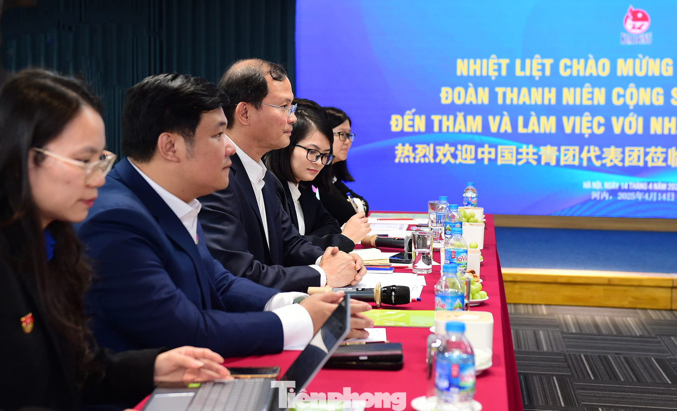 Tại buổi làm việc, hai bên đã trao đổi, chia sẻ kinh nghiệm liên quan đến công tác chuyên môn về xuất bản và phát hành các xuất bản phẩm; hoạt động quảng bá văn hoá đọc; đổi mới tiếp cận, thu hút độc giả trẻ trong thời đại số... Qua đó, cung cấp cho các em thiếu nhi cũng như các bậc phụ huynh các kiến thức cần thiết trong cuộc sống, tri thức nhân loại nhằm góp phần giáo dục và hình thành nhân cách thế hệ trẻ.