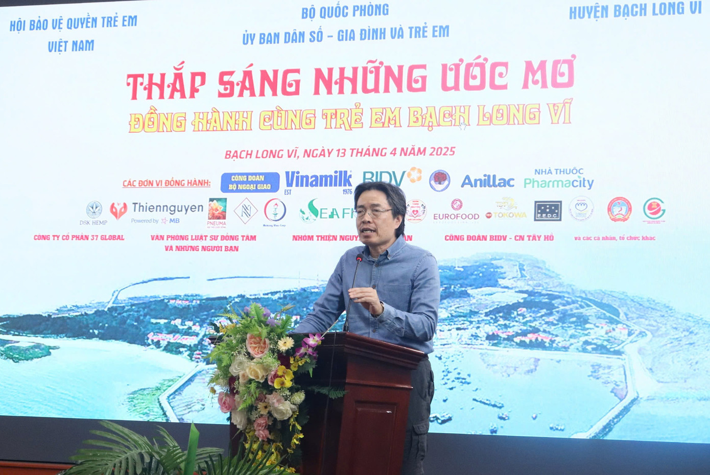 Ông Đặng Hoa Nam - nguyên Cục trưởng Cục Trẻ em, Phó Chủ tịch Hội Bảo vệ quyền trẻ em Việt Nam phát biểu tại chương trình. Ảnh: BTC