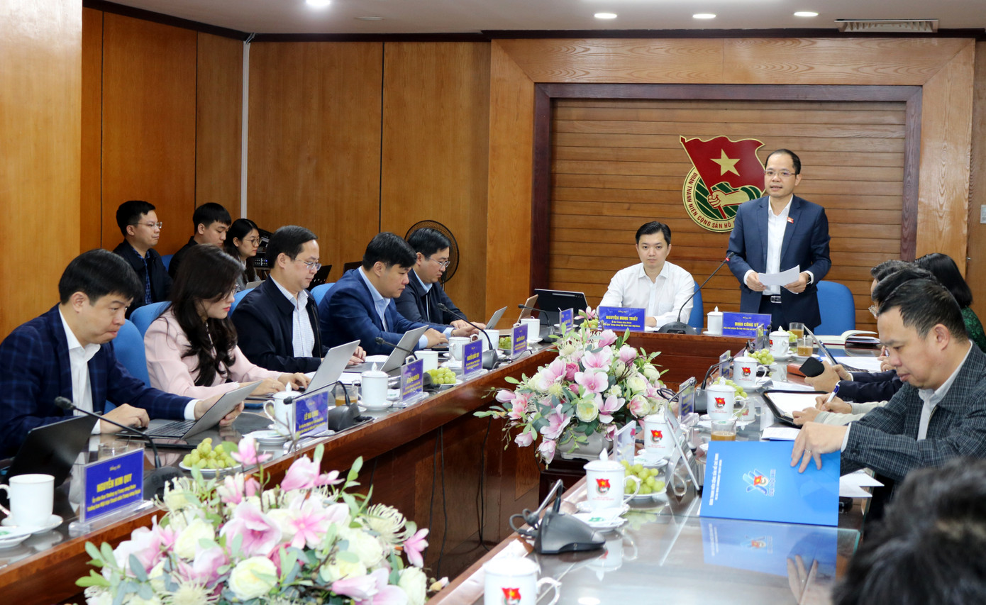 Trưởng đoàn giám sát Đinh Công Sỹ phát biểu tại buổi làm việc. Ảnh: Khánh Dương Trưởng đoàn giám sát Đinh Công Sỹ phát biểu tại buổi làm việc. Ảnh: Khánh Dương