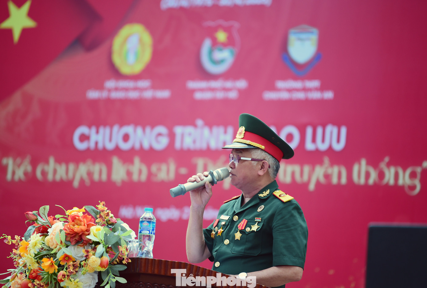 Cựu chiến binh Đỗ Trắc Lộc - Trưởng phòng Giáo dục văn hóa ca nhạc truyền thống (Hội Khoa học Tâm lý giáo dục Việt Nam) phát biểu tại chương trình.