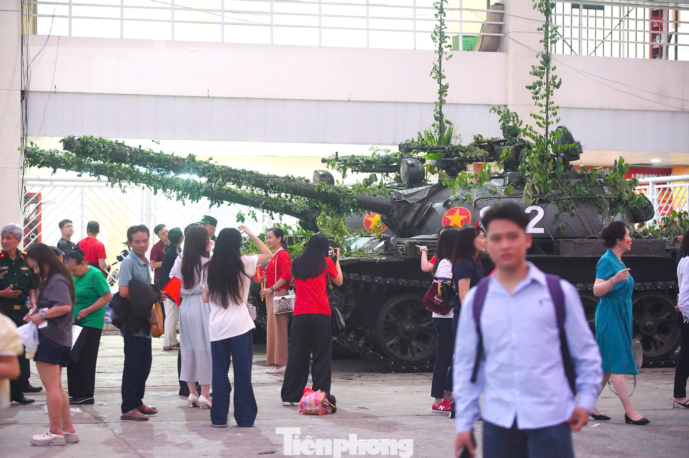 Theo Ban Tổ chức, chương trình nghệ thuật chính luận Hẹn ước Bắc - Nam với nhiều điểm nhấn như: sân khấu lớn nhất về chính luận từ trước tới nay; sử dụng công nghệ trình chiếu 3D mapping được chiếu lên màn nước - điều chưa từng xuất hiện trong bất kỳ chương trình nào trước đây, âm thanh vòm Soundscape, ánh sáng Laser. Đặc biệt, có sự xuất hiện hai xe tăng, ô tô Zin chở quân.