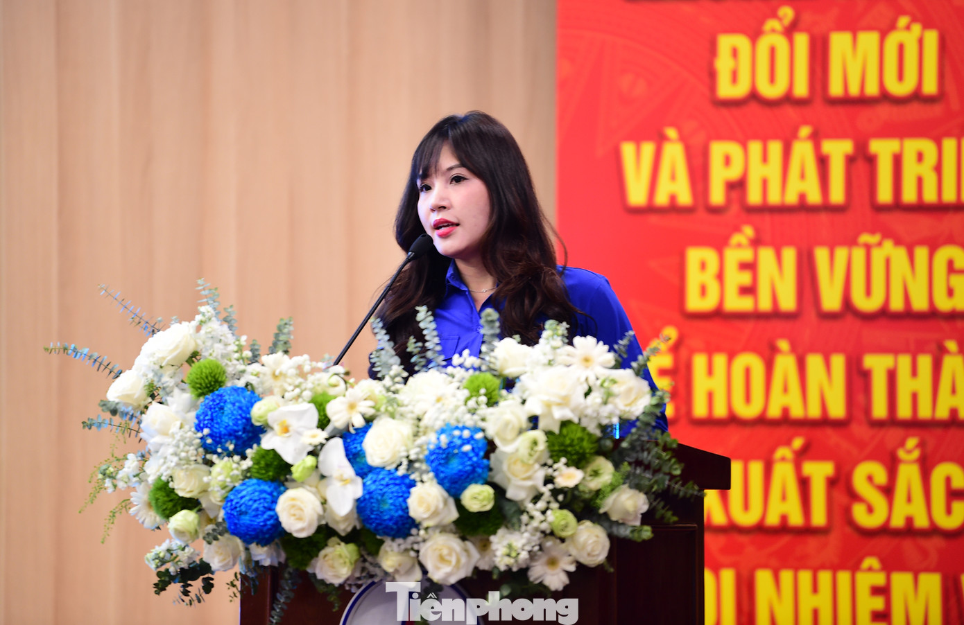 Chị Lê Minh Đức - Bí thư Đoàn Thanh niên Bộ TT-VH&amp;DL chia sẻ tại hội nghị. Ảnh: Xuân Tùng