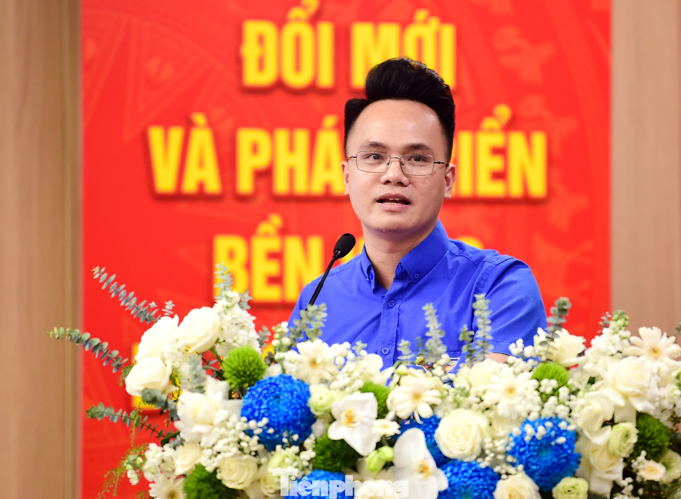 Anh Nguyễn Hoài Đảm chia sẻ mô hình câu lạc bộ VTV AI tại chương trình. Ảnh: Xuân Tùng