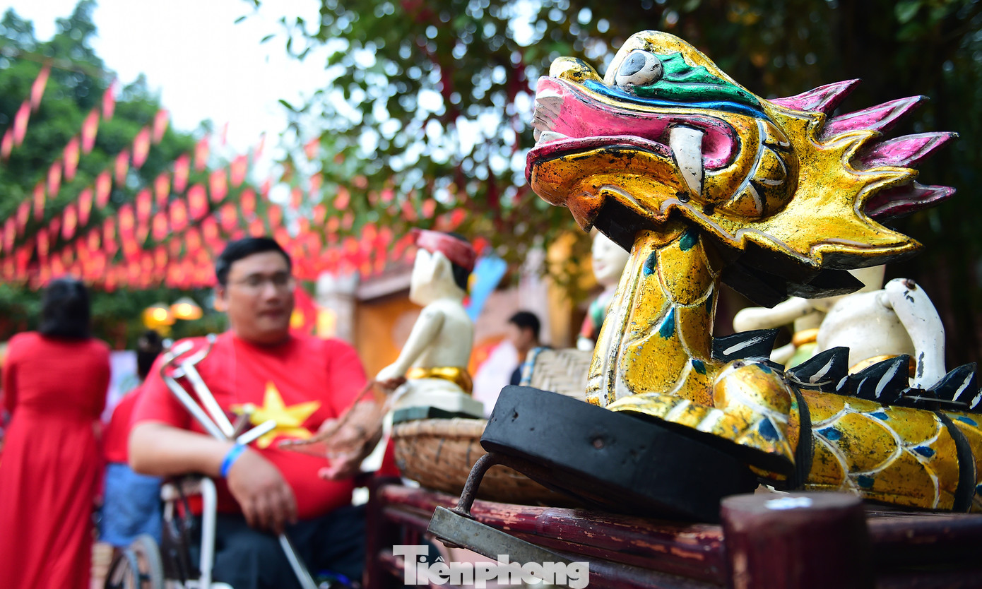 Các đại biểu đã có dịp hoà mình vào khung cảnh sinh hoạt, phiên chợ quê của Bắc Bộ xưa; hay trải nghiệm nghệ thuật múa rối nước, dân ca, hát Chèo, Quan họ...; trò chơi dân gian ô ăn quan, nhảy sạp, ném còn, nhảy dây.