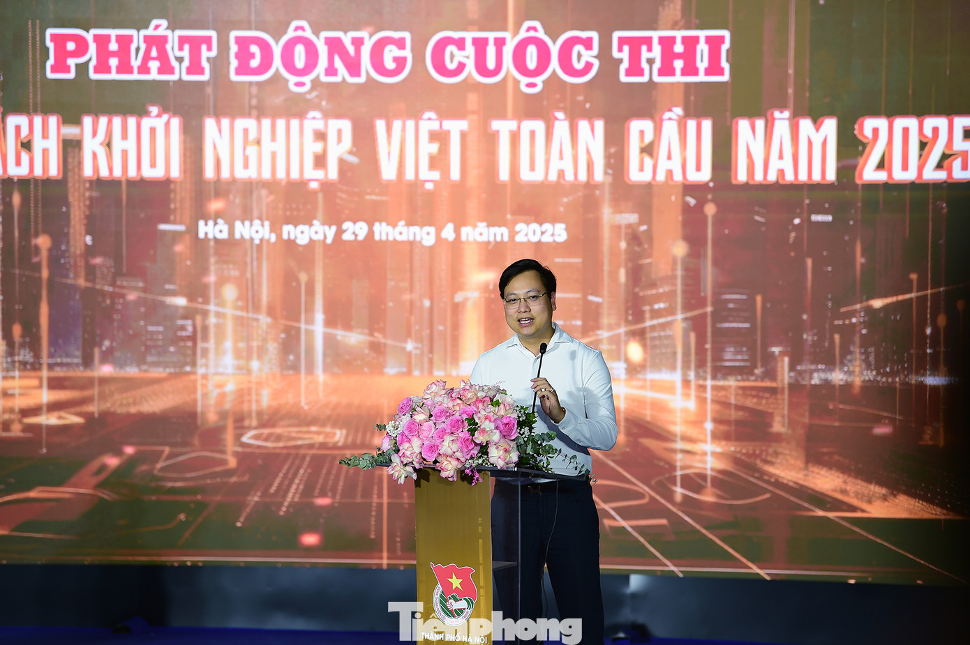 Anh Trần Quang Hưng - Phó Bí thư Thành Đoàn Hà Nội cho biết: Cuộc thi cũng là hoạt động cụ thể hóa Chương trình số 07 của Thành ủy Hà Nội khóa XVII về “Đẩy mạnh phát triển khoa học, công nghệ và đổi mới sáng tạo trên địa bàn thành phố Hà Nội giai đoạn 2021-2025”; Chương trình công tác Đoàn và phong trào thanh thiếu nhi Thủ đô năm 2025.