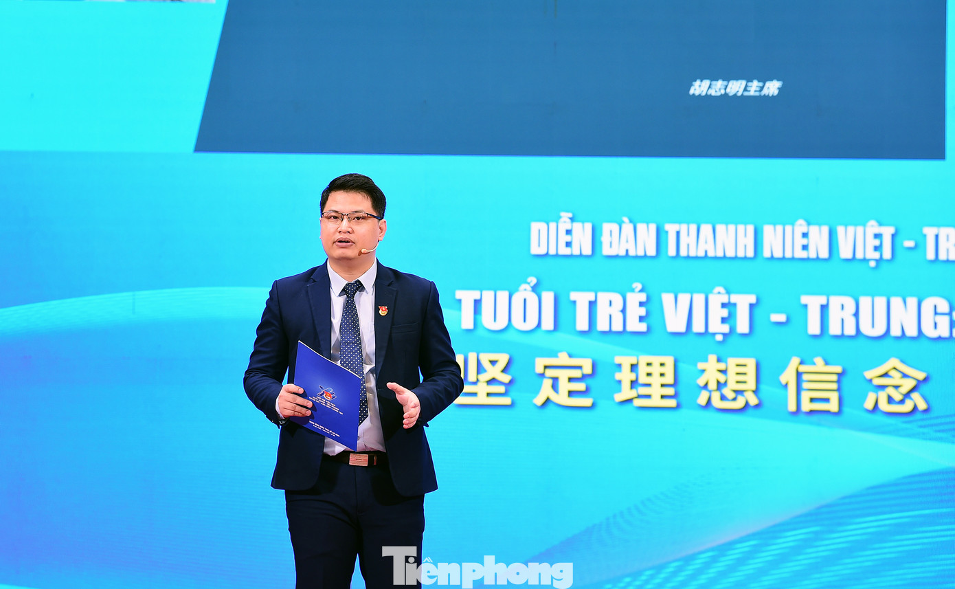 PGS.TS. Trương Thanh Tùng tham luận tại diễn đàn. Ảnh: Xuân Tùng PGS.TS. Trương Thanh Tùng tham luận tại diễn đàn. Ảnh: Xuân Tùng