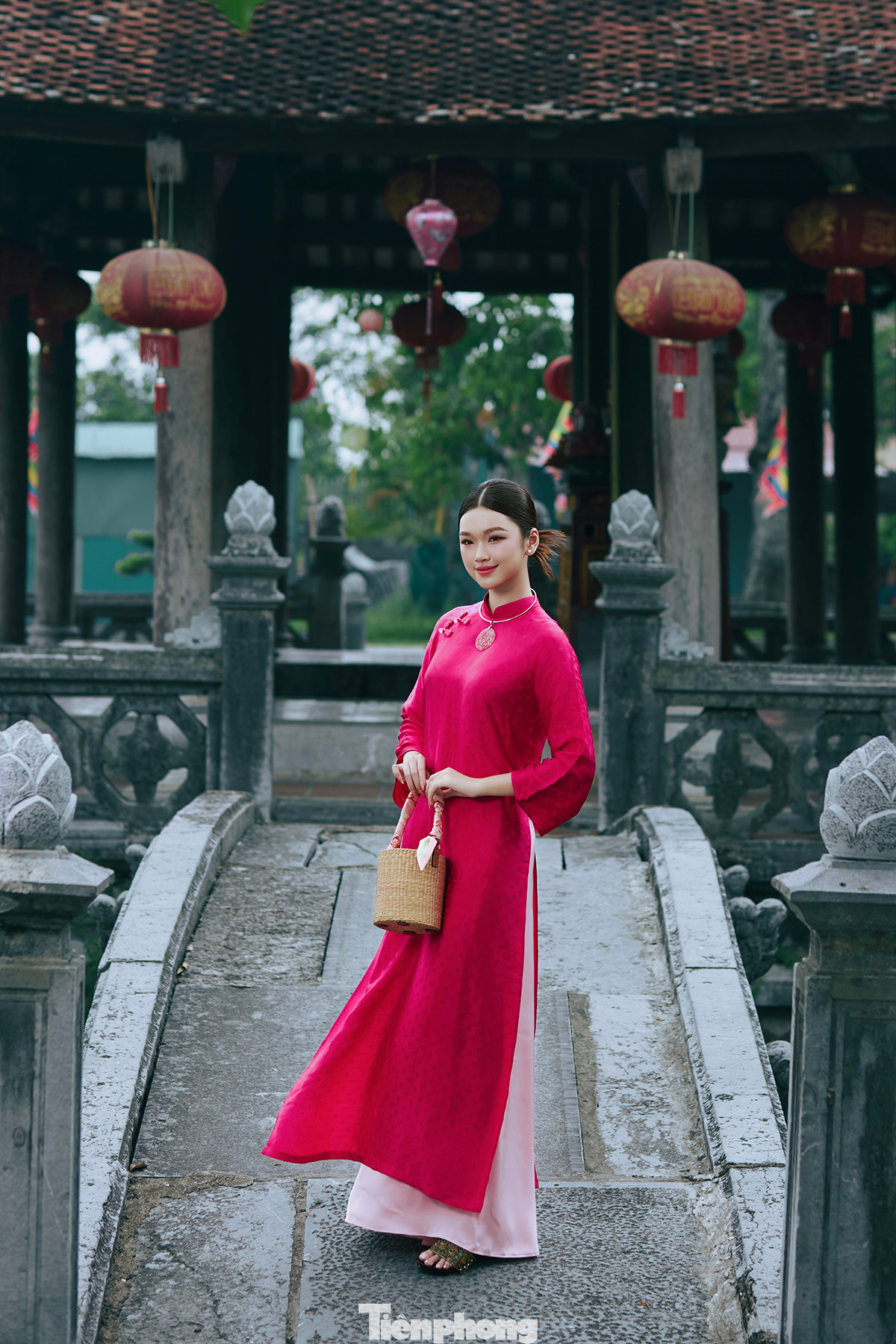 Đoàn Thị Xuân Linh từng đạt danh hiệu cao nhất và giải “Hoa khôi Trí tuệ” tại cuộc thi Hoa khôi Ngoại giao. Ảnh: NVCC