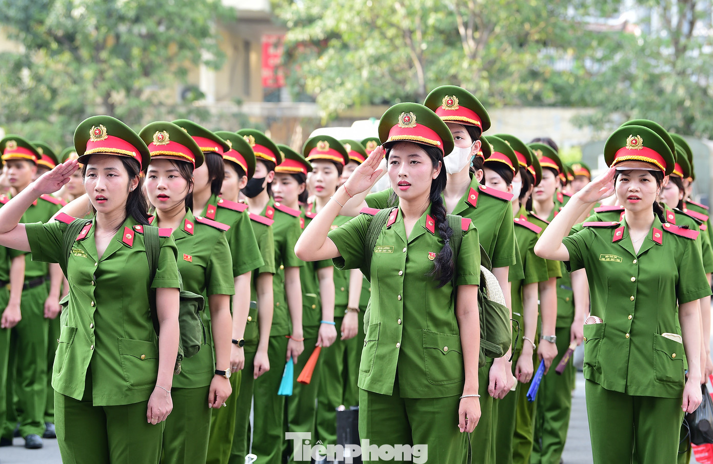 “Cần luôn luôn xác định việc tham gia biểu diễn trong Lễ Kỷ niệm 50 năm Ngày giải phóng miền Nam, thống nhất đất nước là nhiệm vụ chính trị quan trọng, mỗi cá nhân là đại diện cho hình ảnh, uy tín của lực lượng Công an nhân dân. Vì vậy phải thể hiện cao nhất tinh thần trách nhiệm, ý thức chính trị từ phát ngôn đến hành động, tuyệt đối không có bất kỳ lời nói, hành động gây ảnh hưởng và tổn hại đến hình ảnh, uy tín của quốc gia và lực lượng Công an nhân dân”, thiếu tướng Chử Văn Dũng nói.