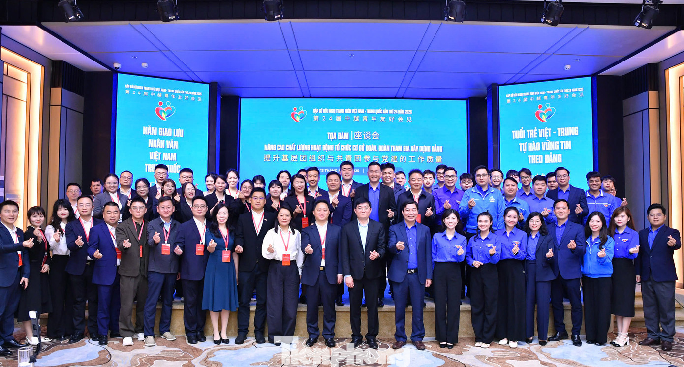 Đoàn đại biểu thanh niên hai nước tham dự Toạ đàm “Nâng cao chất lượng tổ chức cơ sở Đoàn và Đoàn tham gia xây dựng Đảng”. Ảnh: P.Linh Đoàn đại biểu thanh niên hai nước tham dự Toạ đàm “Nâng cao chất lượng tổ chức cơ sở Đoàn và Đoàn tham gia xây dựng Đảng”. Ảnh: P.Linh