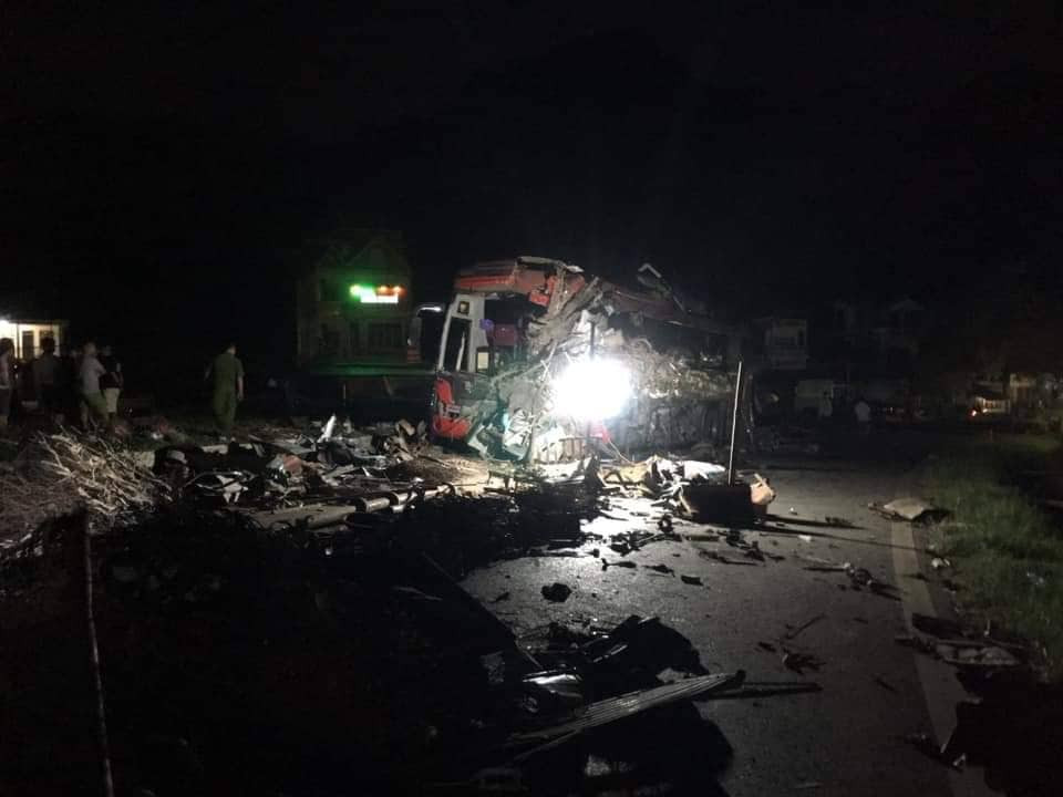 Vụ xe khách đấu đầu xe tải ở Hòa Bình: Chủ xe khách từng có xe đâm đám tang ảnh 5