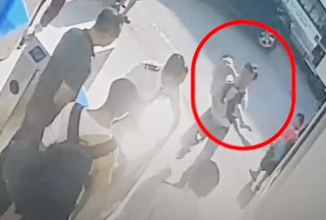 Người đưa đón học sinh trường Gateway cầu cứu luật sư, hé lộ nhiều tình tiết mới ảnh 4 Người đưa đón học sinh trường Gateway cầu cứu luật sư, hé lộ nhiều tình tiết mới ảnh 4