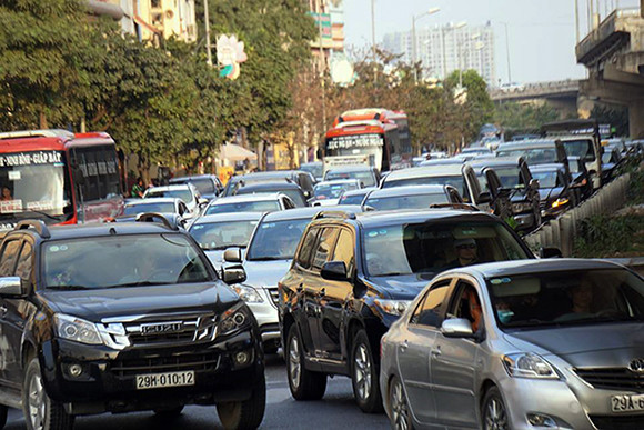 Cửa ngõ nam Hà Nội 'tê liệt' chiều mùng 5 Tết ảnh 3