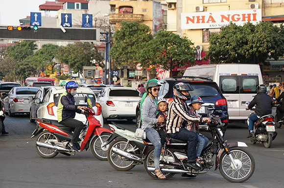 Cửa ngõ nam Hà Nội 'tê liệt' chiều mùng 5 Tết ảnh 5