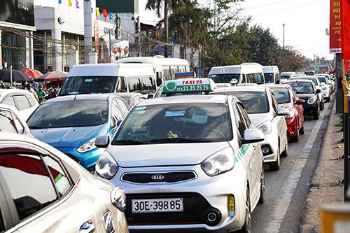 Cửa ngõ nam Hà Nội 'tê liệt' chiều mùng 5 Tết ảnh 9