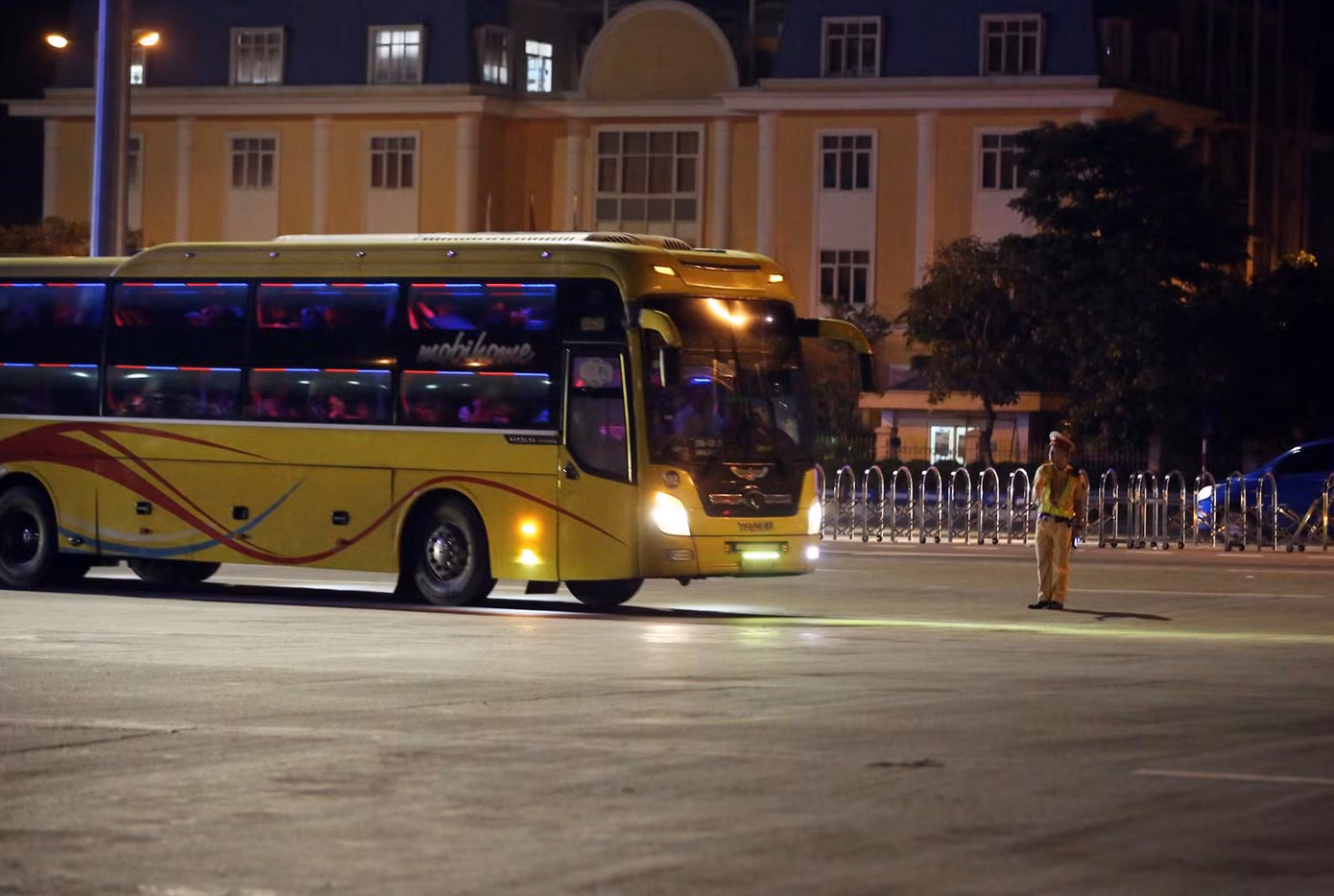 Tài xế gọi điện 'cầu cứu' khi bị CSGT phát hiện chở quá tải ảnh 9