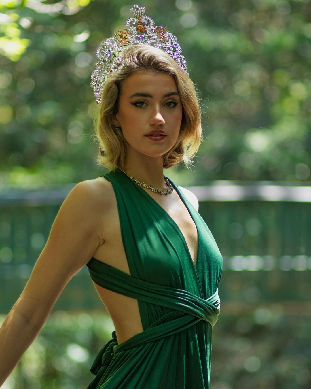 11 tuổi cô đăng ký làm tình nguyện viên tại vườn thú Australia để vận động chống lại việc thử nghiệm trên động vật.