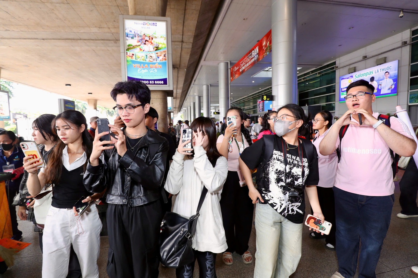 Sáng 18/11, Hoa hậu Thanh Thủy trở về nước sau khi đăng quang Hoa hậu Quốc tế 2024. Theo lịch trình cô sẽ có mặt ở sân bay Tân Sơn Nhất, sau đó diễu hành trên các tuyến phố ở TPHCM. Ngay từ sáng sớm, nhiều người hâm mộ đã có mặt ở sân bay để chuẩn bị chào đón Thanh Thủy.