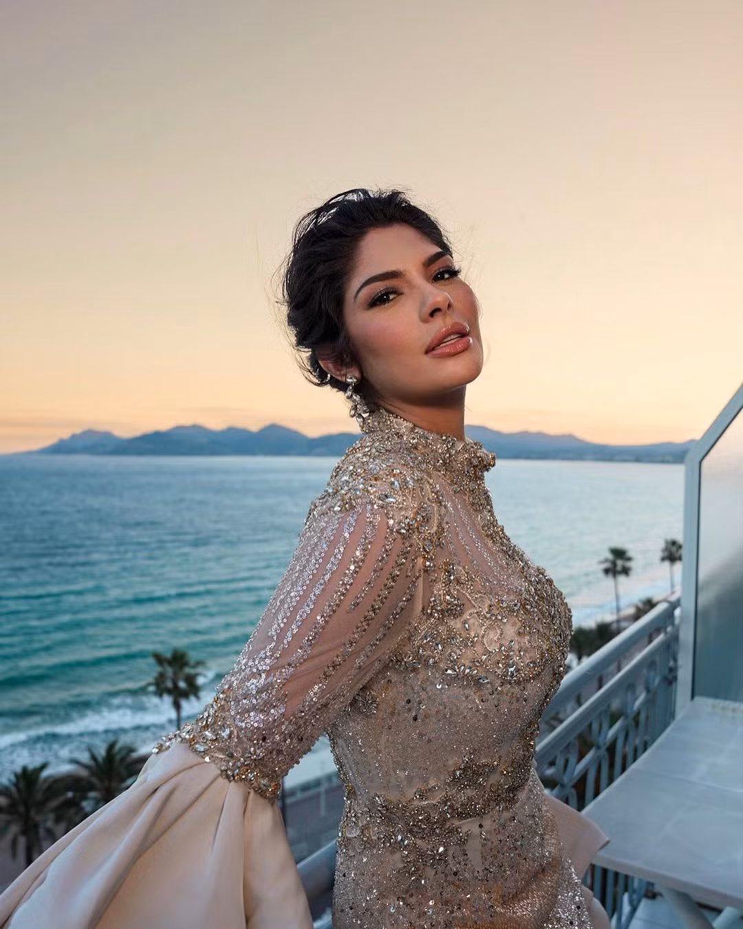 Cô cũng được mời xuất hiện trên thảm đỏ của Liên hoan phim Cannes hồi tháng 5.