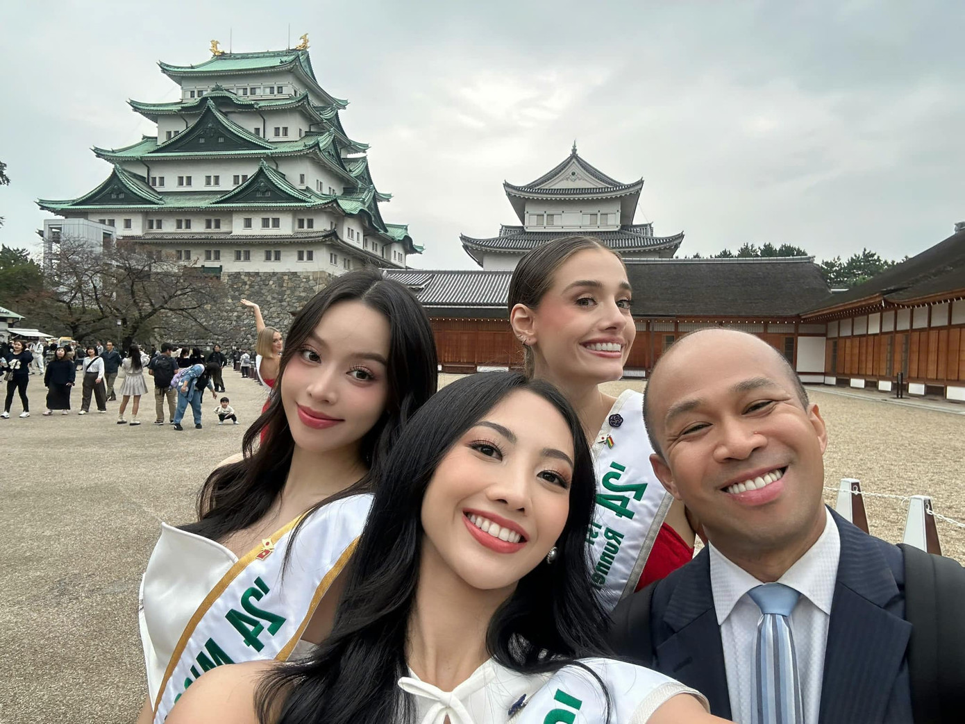 Các người đẹp trở nên thân thiết trong quá trình tham gia những hoạt động sau cuộc thi. Họ thường xuyên chia sẻ những khoảnh khắc dễ thương trên mạng xã hội.